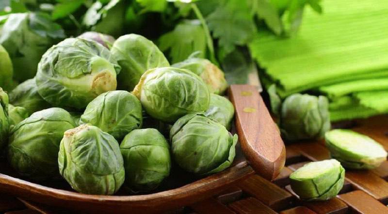 La col de Bruselas es una campeona en beneficios entre los alimentos de origen vegetal.